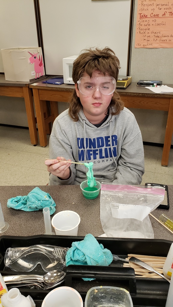 Picture of student making slime!